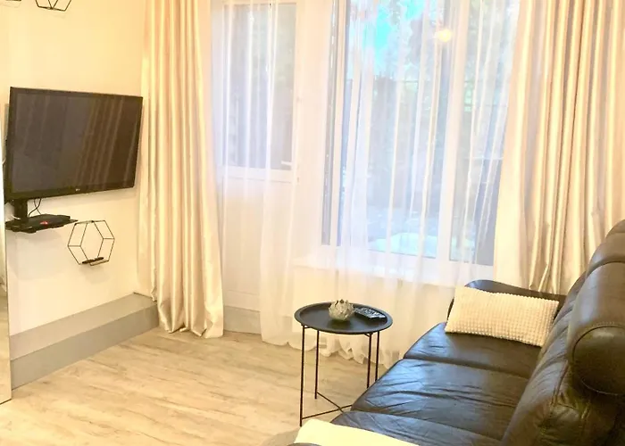 Lovely With Patio Apartamento